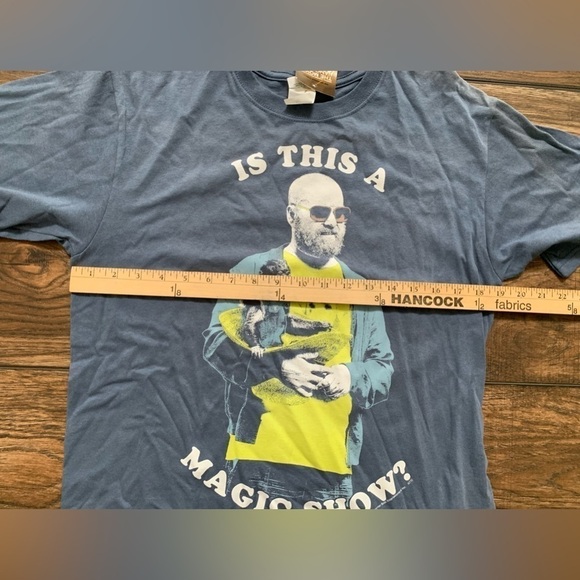 NEW With Tags Official THE HANGOVER 2 - Alan Magic Show T-Shirt Men’s Medium - Picture 6 of 7